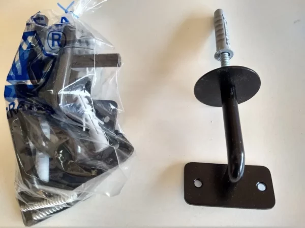 Soporte De Pasamano En Hierro Pintado Con Accesorios
