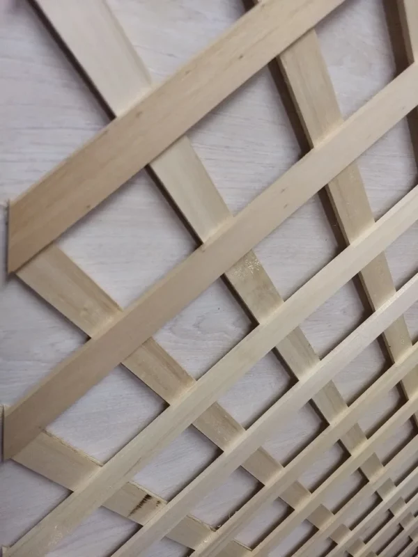 Panel Enrejado Madera Álamo 0,71 X 1,84 (separación 6cmx6cm)