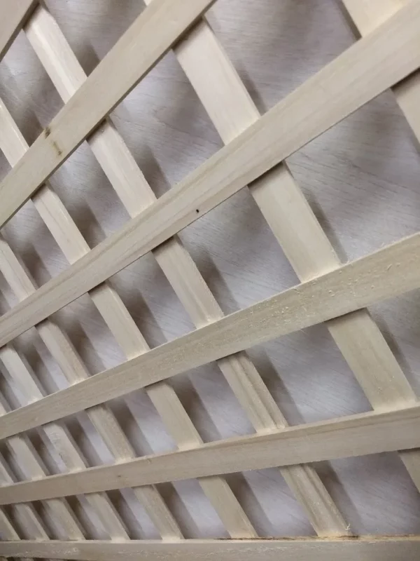Panel Enrejado Madera Álamo 0,71 X 1,84 (separación 6cmx6cm)